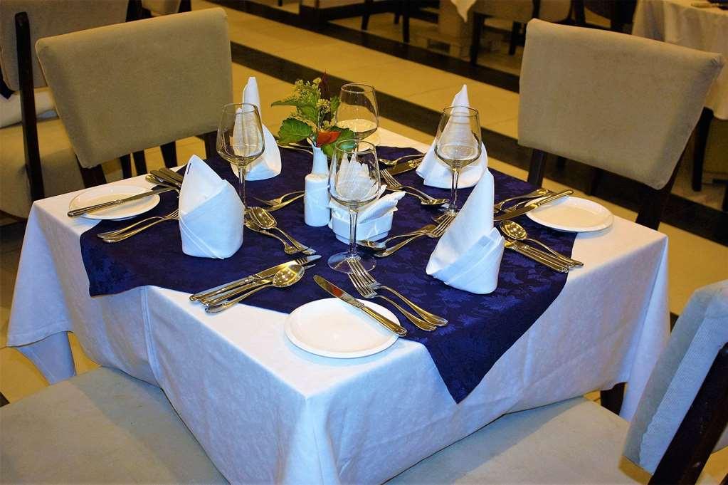 Best Western Plus Serene Atlantic Hotel Sekondi-Takoradi Ресторан фото